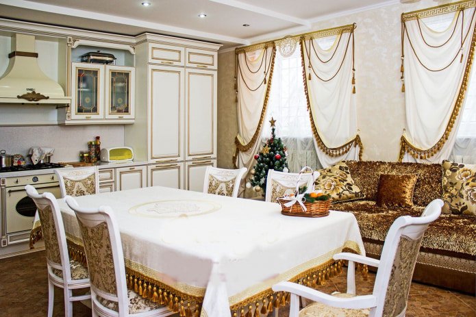 Бело-золотые шторы