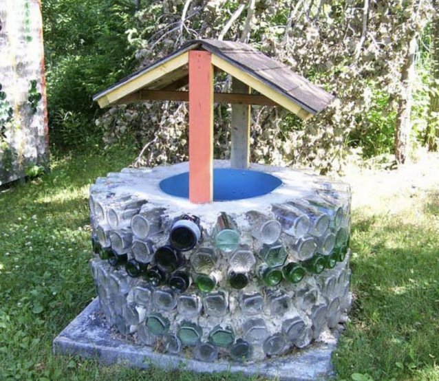 колодец из бутылок